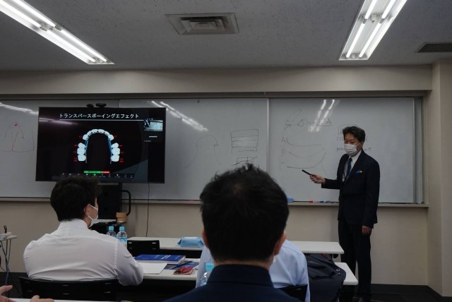 裏側矯正、舌側矯正講義b