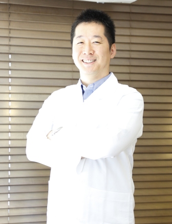 院長 ： 神谷 規明